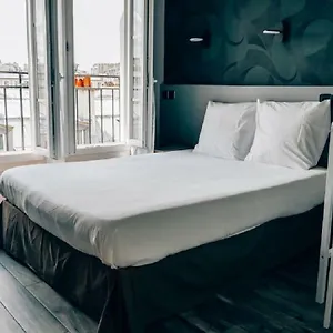 Luxia Hotel